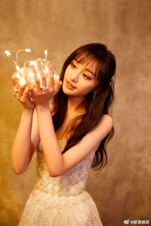 郑爽回应吃瓜,揭开真相背后的故事