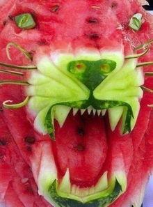 拐子牛吃瓜,一场田园牧歌的生态盛宴